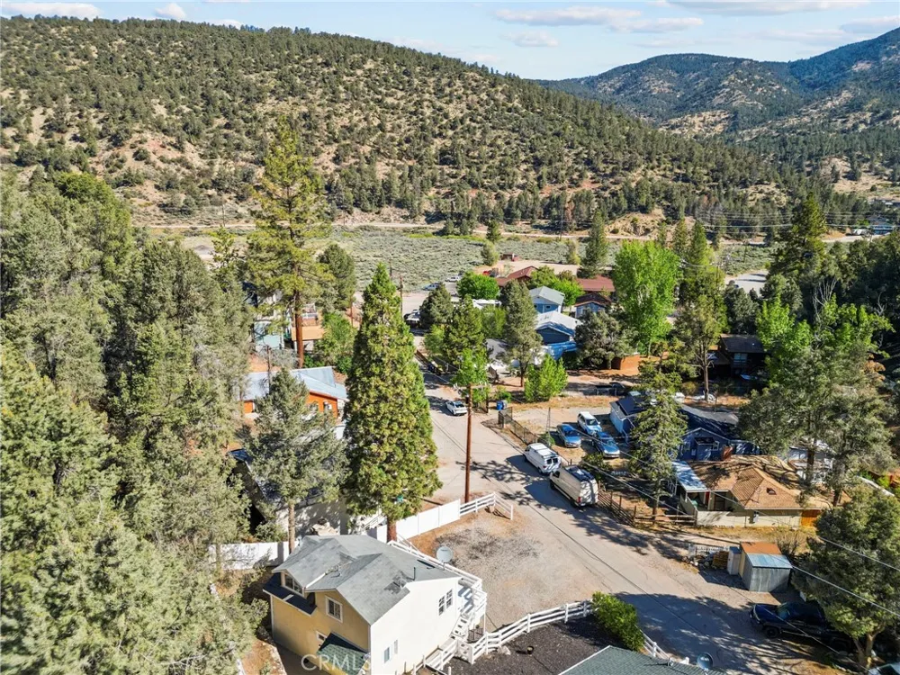 7106 Lakeview Frazier Park, CA 93225