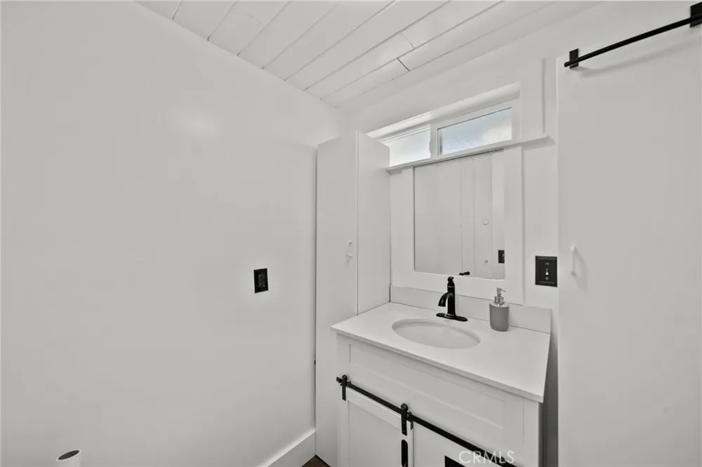 7106 Lakeview Frazier Park, CA 93225