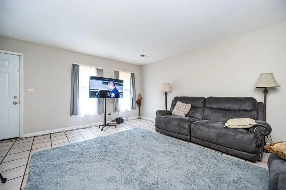 197 High Creek Drive Roswell, GA 30076
