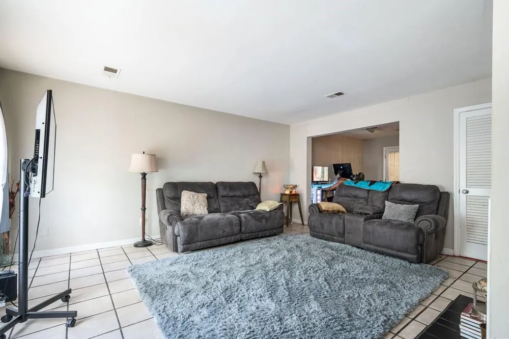 197 High Creek Drive Roswell, GA 30076