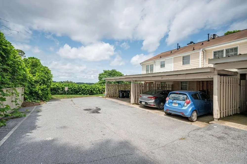 197 High Creek Drive Roswell, GA 30076