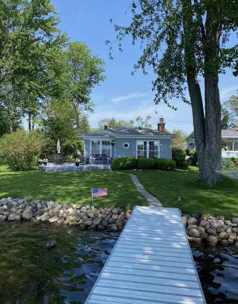 9547 Crestline Drive