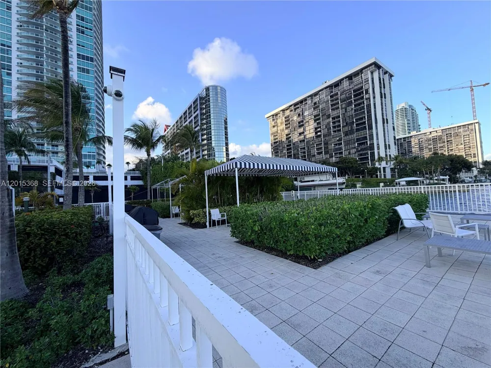 2101 Brickell Ave #2301 Miami, FL 33129