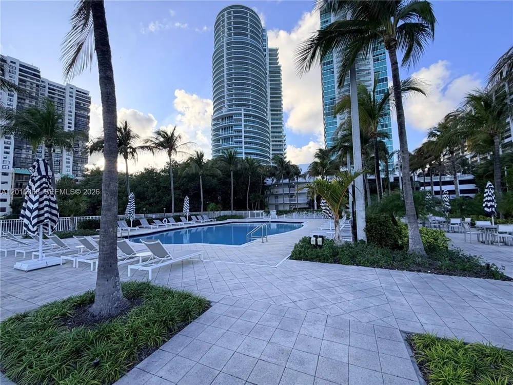 2101 Brickell Ave #2301 Miami, FL 33129