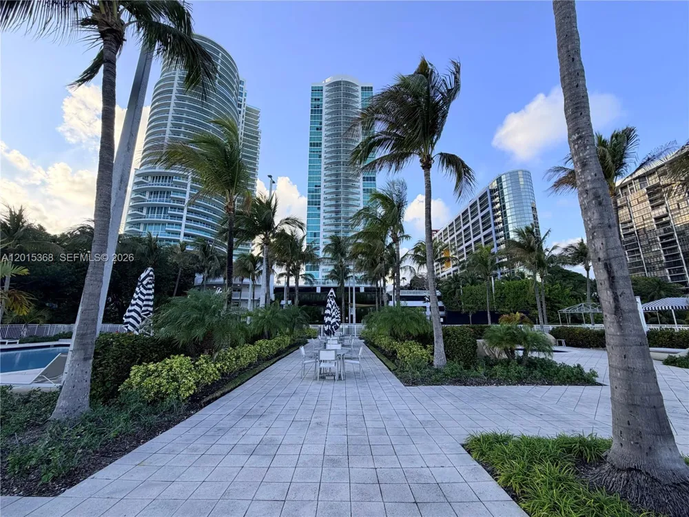 2101 Brickell Ave #2301 Miami, FL 33129