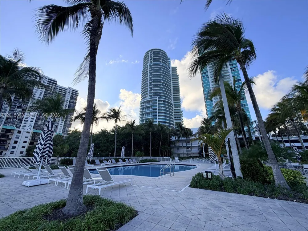 2101 Brickell Ave #2301 Miami, FL 33129