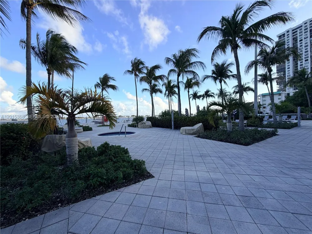 2101 Brickell Ave #2301 Miami, FL 33129