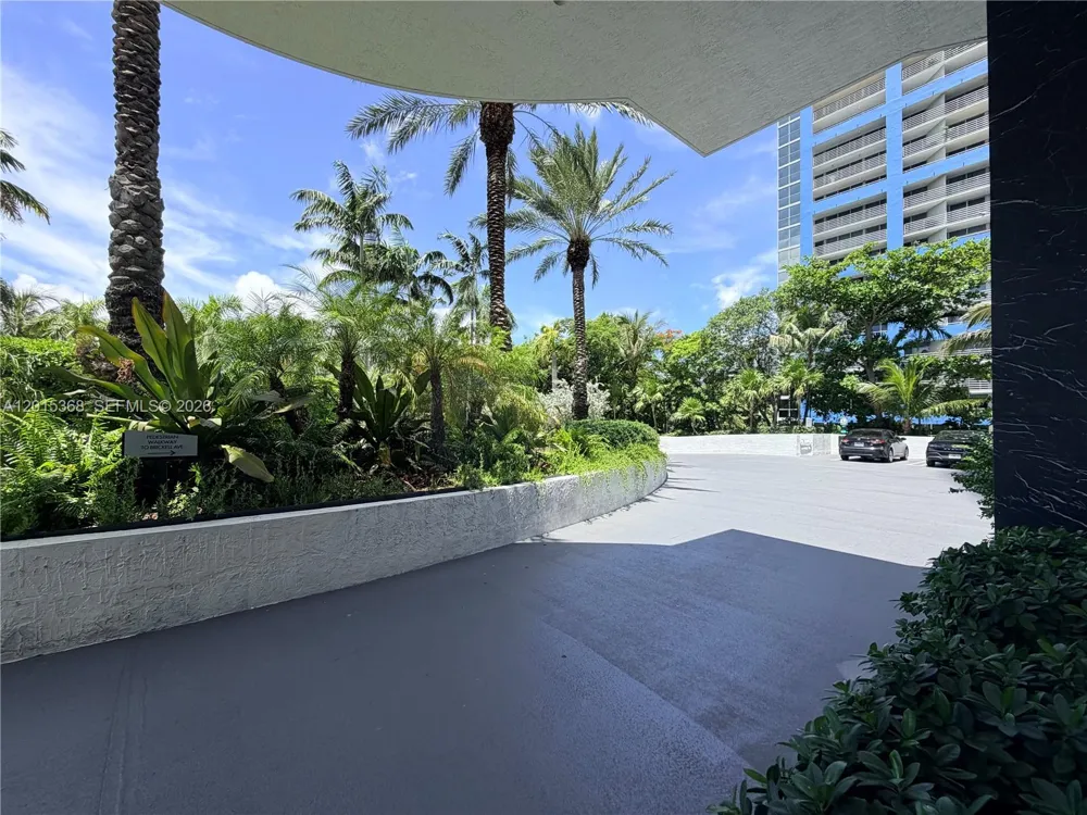 2101 Brickell Ave #2301 Miami, FL 33129