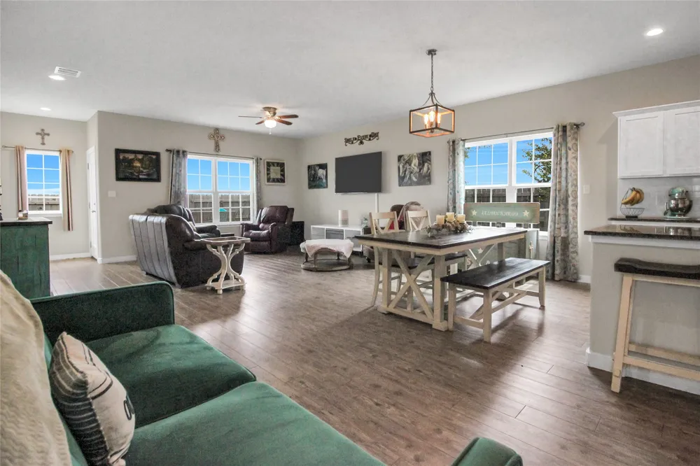 617 W Sheldon Avenue Thrall, TX 76578