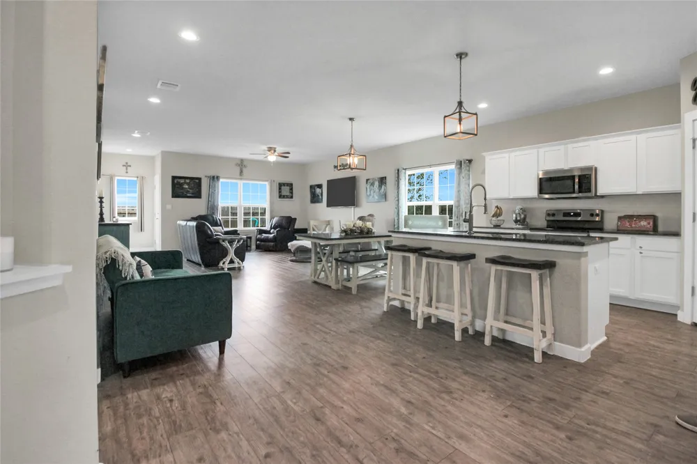 617 W Sheldon Avenue Thrall, TX 76578