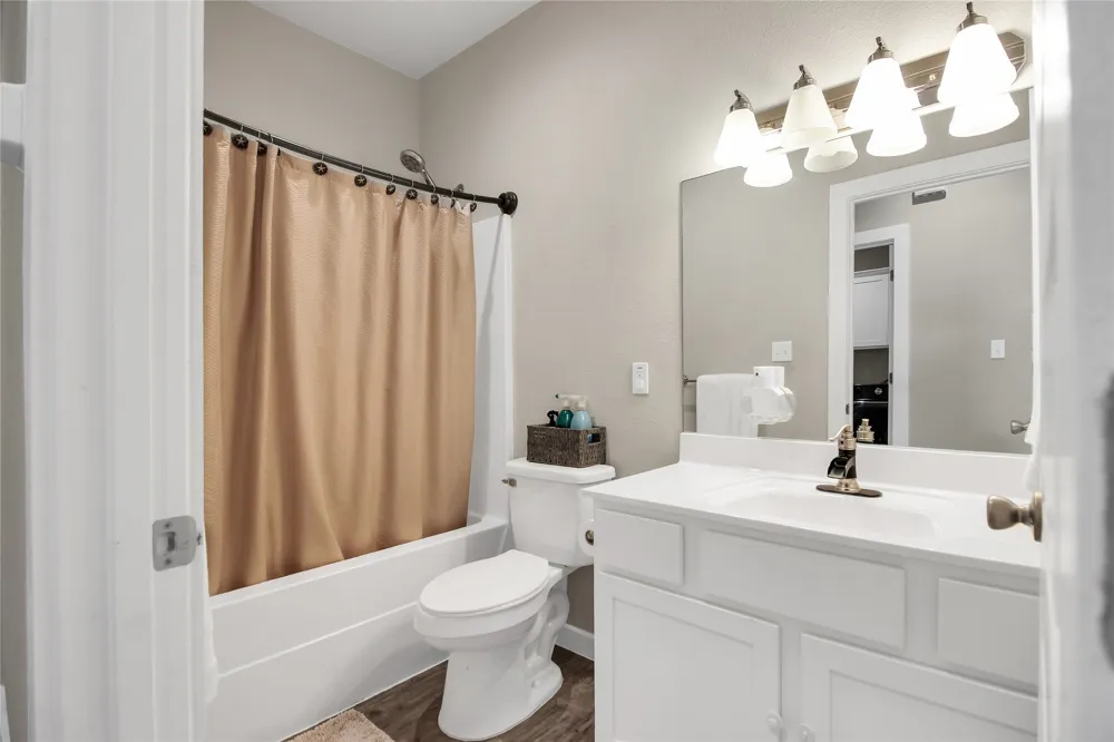 617 W Sheldon Avenue Thrall, TX 76578