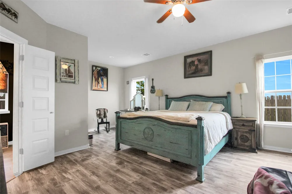617 W Sheldon Avenue Thrall, TX 76578