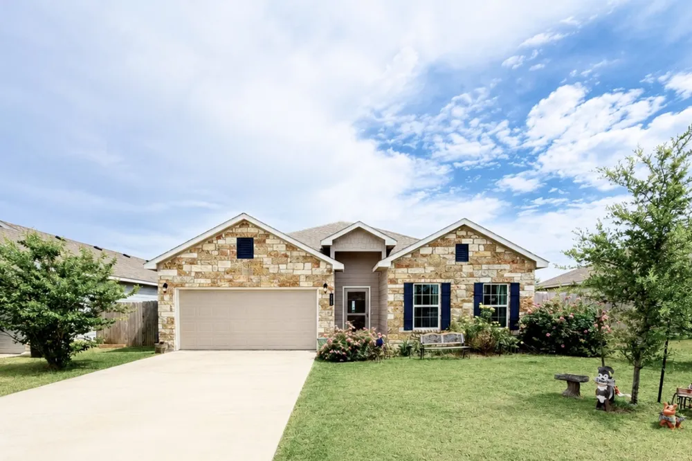 617 W Sheldon Avenue Thrall, TX 76578