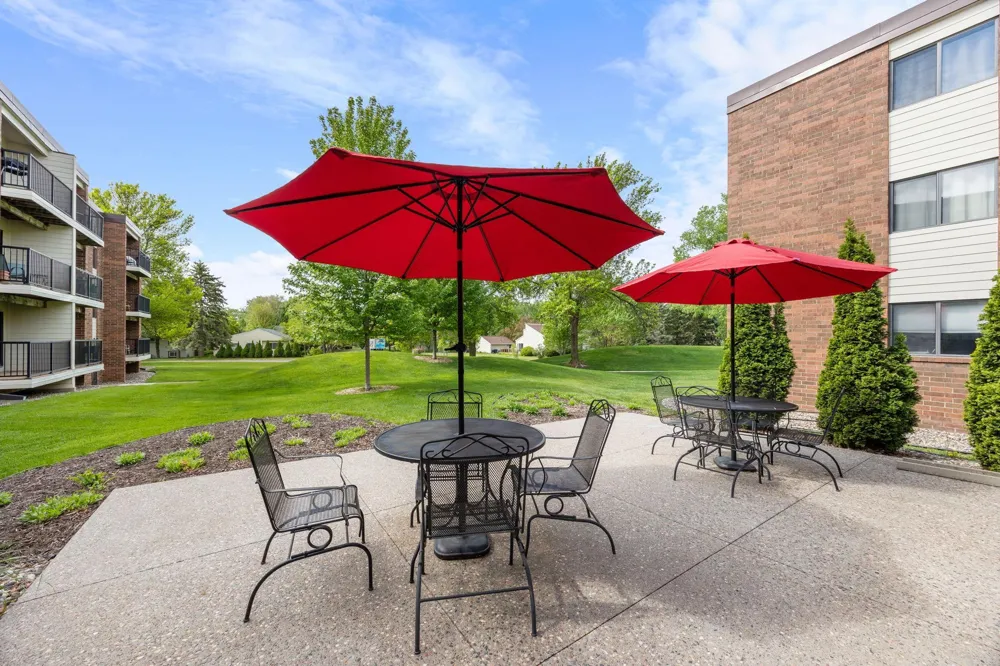 4 Pine Tree Drive #212 Arden Hills, MN 55112