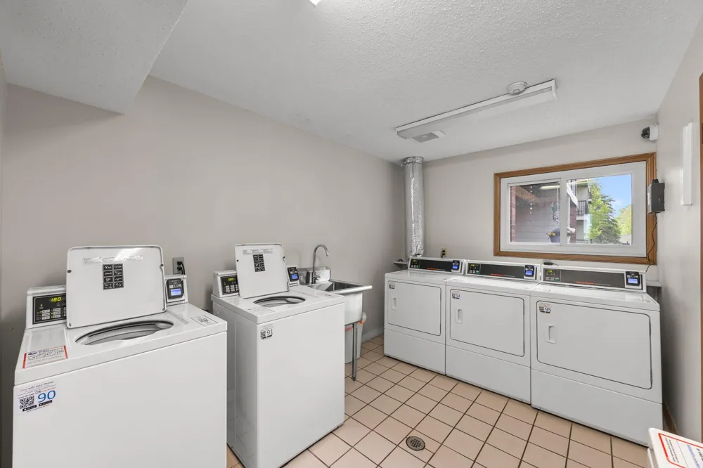 4 Pine Tree Drive #212 Arden Hills, MN 55112