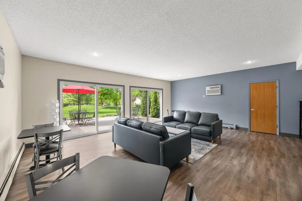 4 Pine Tree Drive #212 Arden Hills, MN 55112
