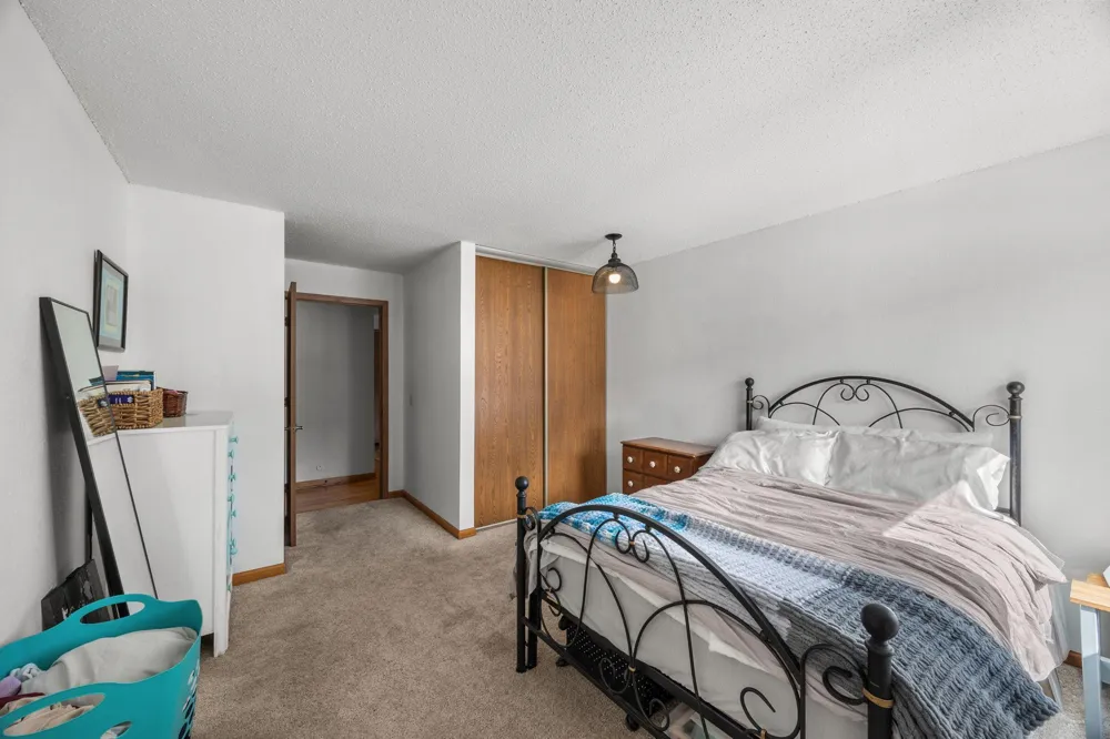 4 Pine Tree Drive #212 Arden Hills, MN 55112