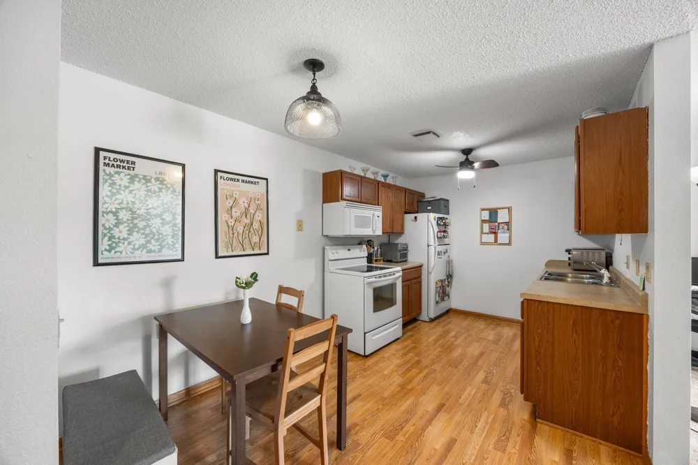 4 Pine Tree Drive #212 Arden Hills, MN 55112