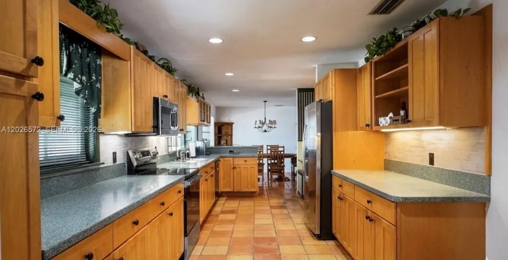 19505 SW 272nd St Homestead, FL 33031
