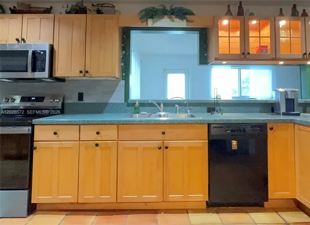 19505 SW 272nd St Homestead, FL 33031