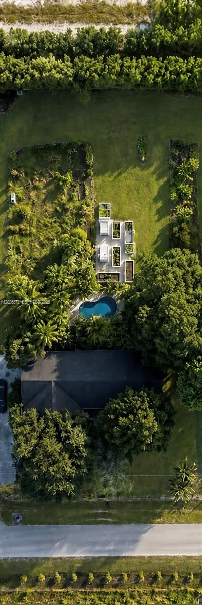 19505 SW 272nd St Homestead, FL 33031