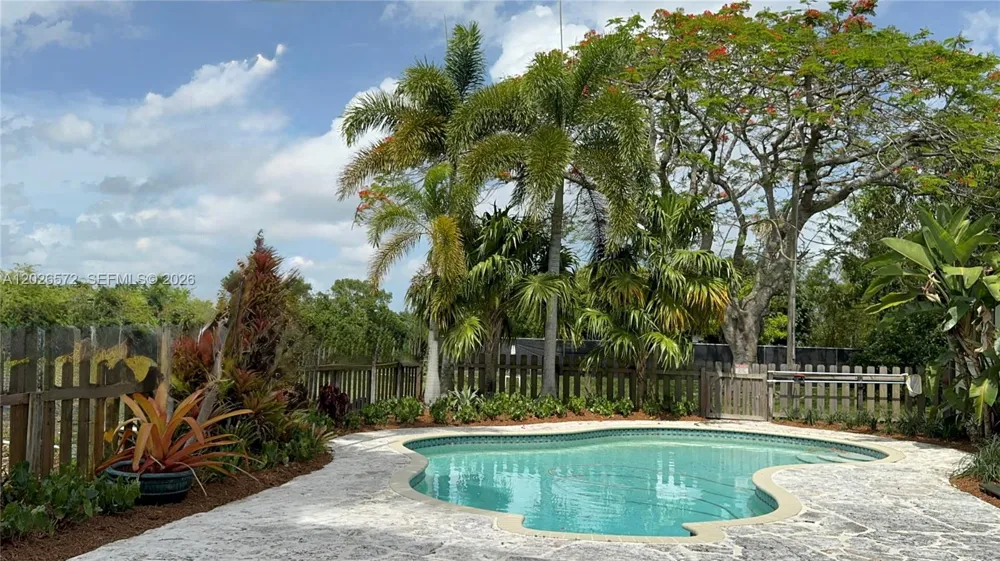 19505 SW 272nd St Homestead, FL 33031