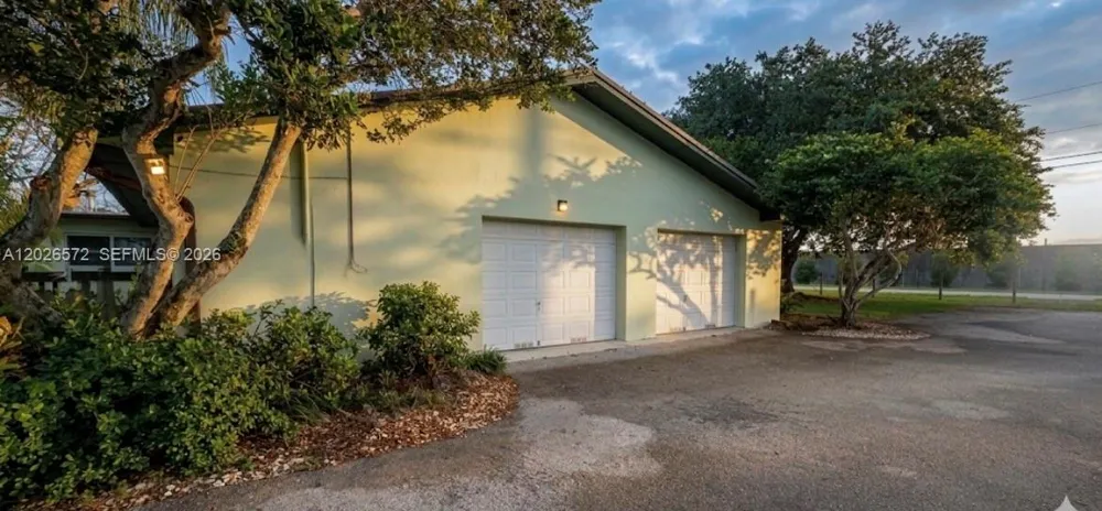 19505 SW 272nd St Homestead, FL 33031