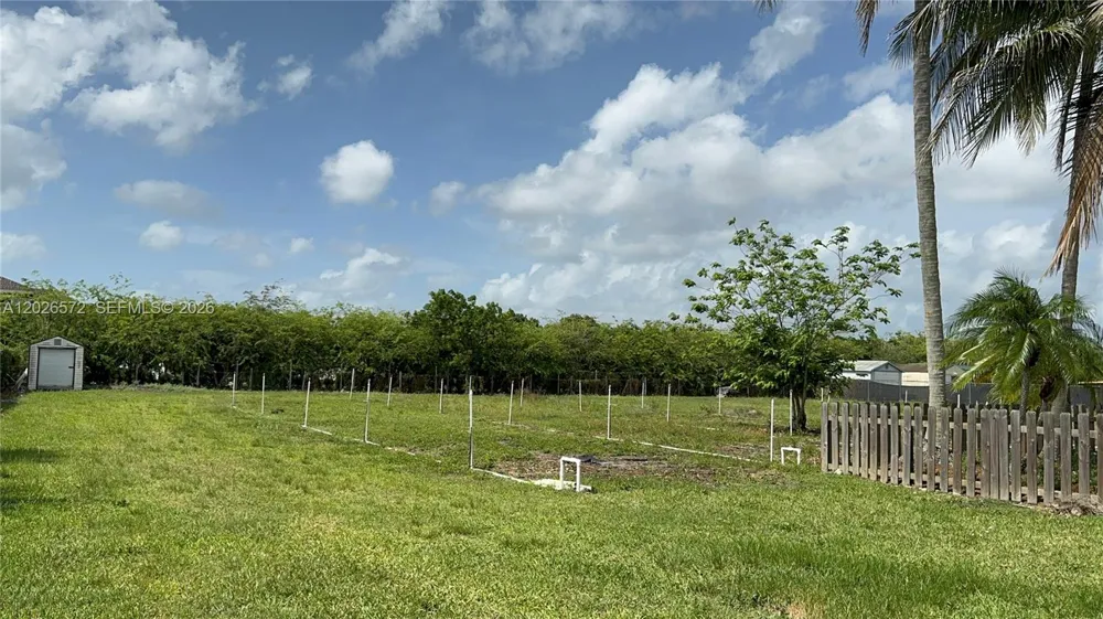19505 SW 272nd St Homestead, FL 33031
