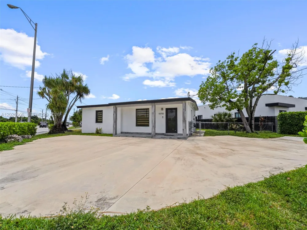 10700 SW 46th St Miami, FL 33165