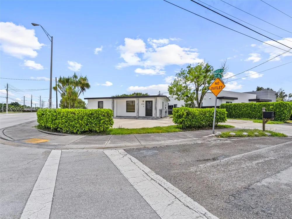 10700 SW 46th St Miami, FL 33165