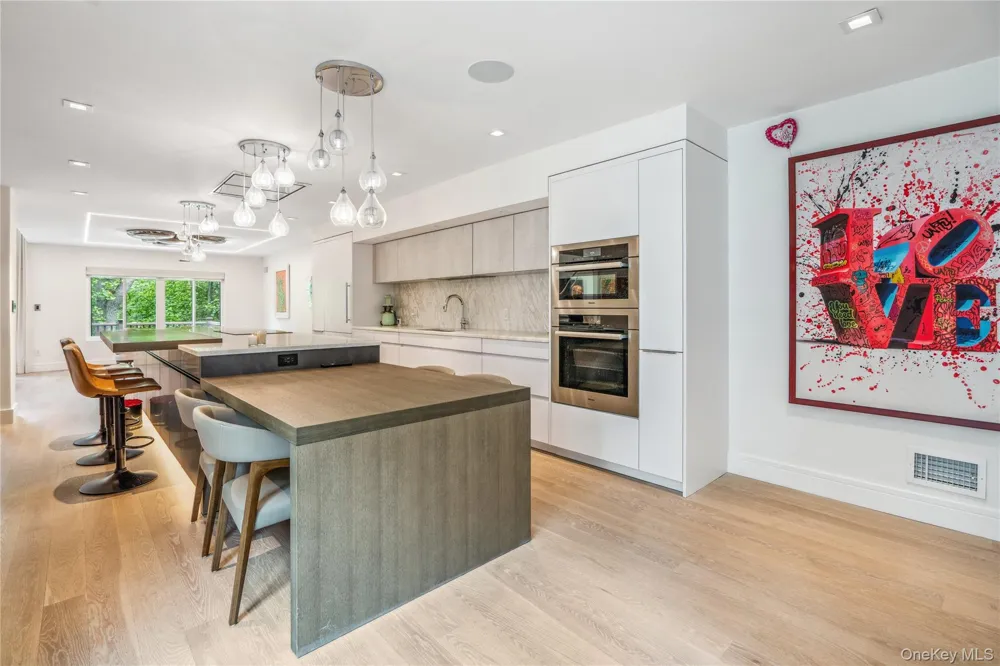 23 Estates Terrace Manhasset, NY 11030