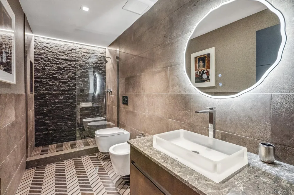 23 Estates Terrace Manhasset, NY 11030
