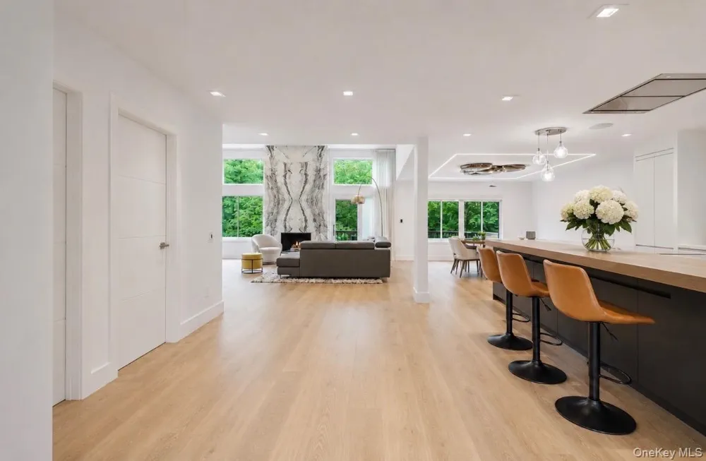 23 Estates Terrace Manhasset, NY 11030