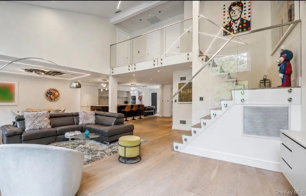 23 Estates Terrace Manhasset, NY 11030