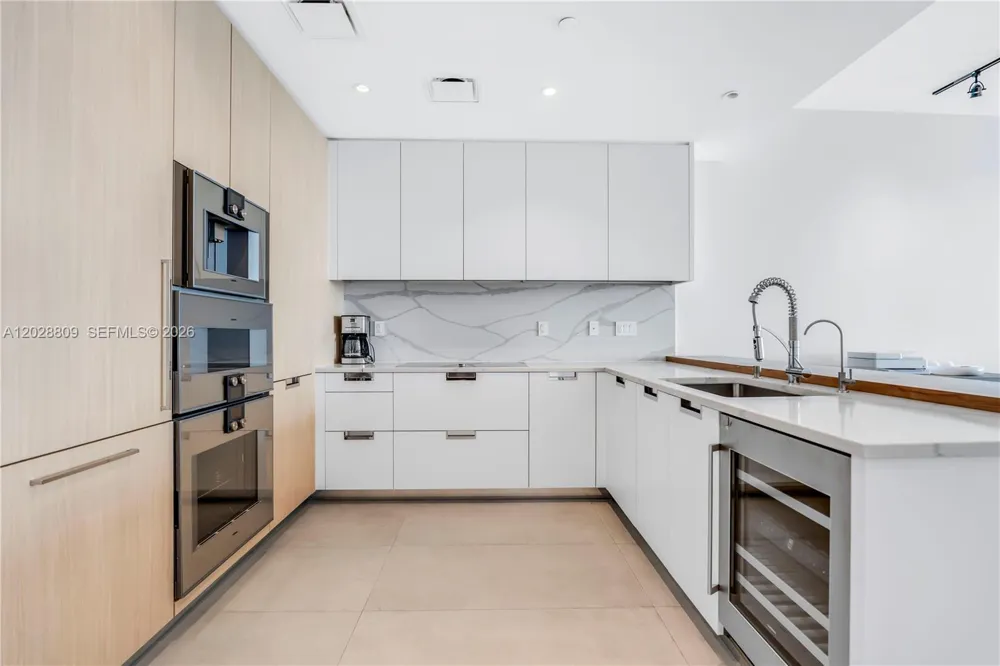 15701 Collins Ave #2903 Sunny Isles Beach, FL 33160