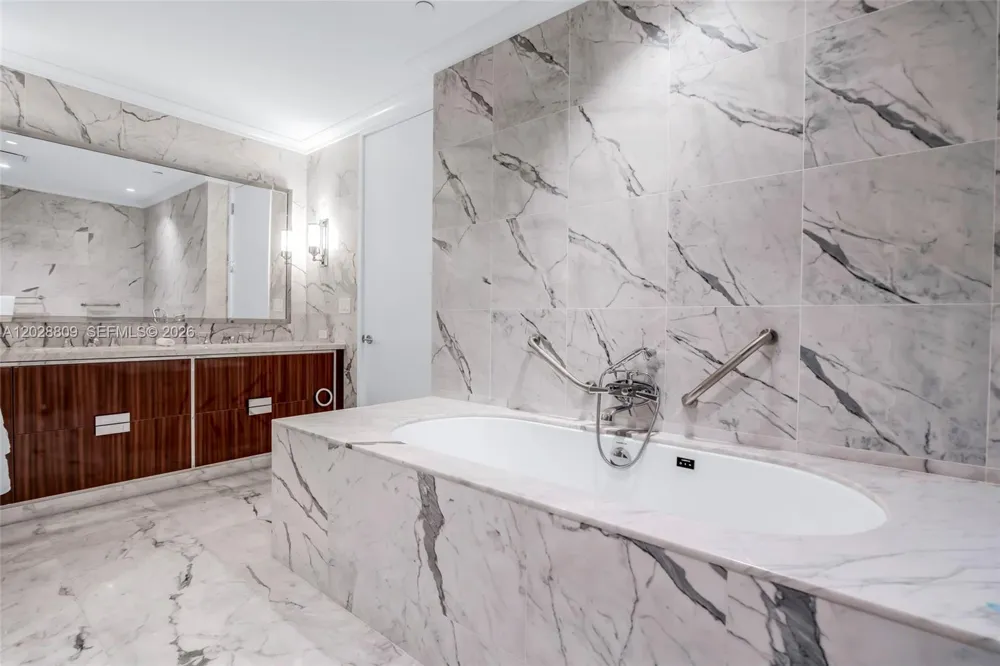 15701 Collins Ave #2903 Sunny Isles Beach, FL 33160