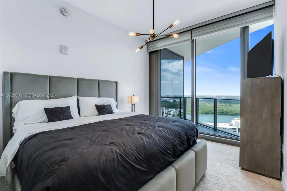 15701 Collins Ave #2903 Sunny Isles Beach, FL 33160