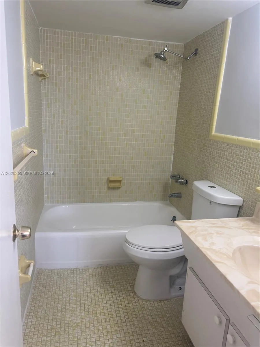 9700 E Bay Harbor Dr #512 Bay Harbor Islands, FL 33154
