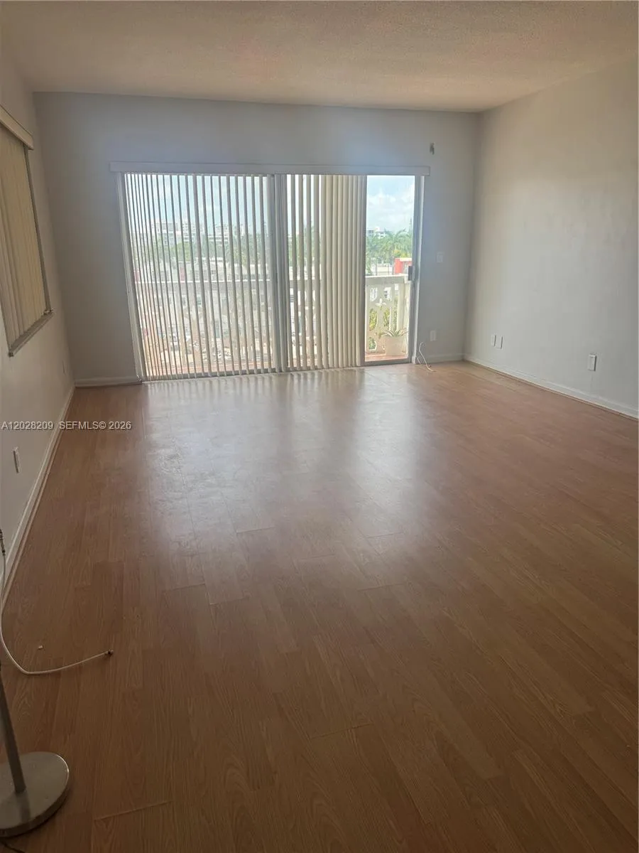9700 E Bay Harbor Dr #512 Bay Harbor Islands, FL 33154