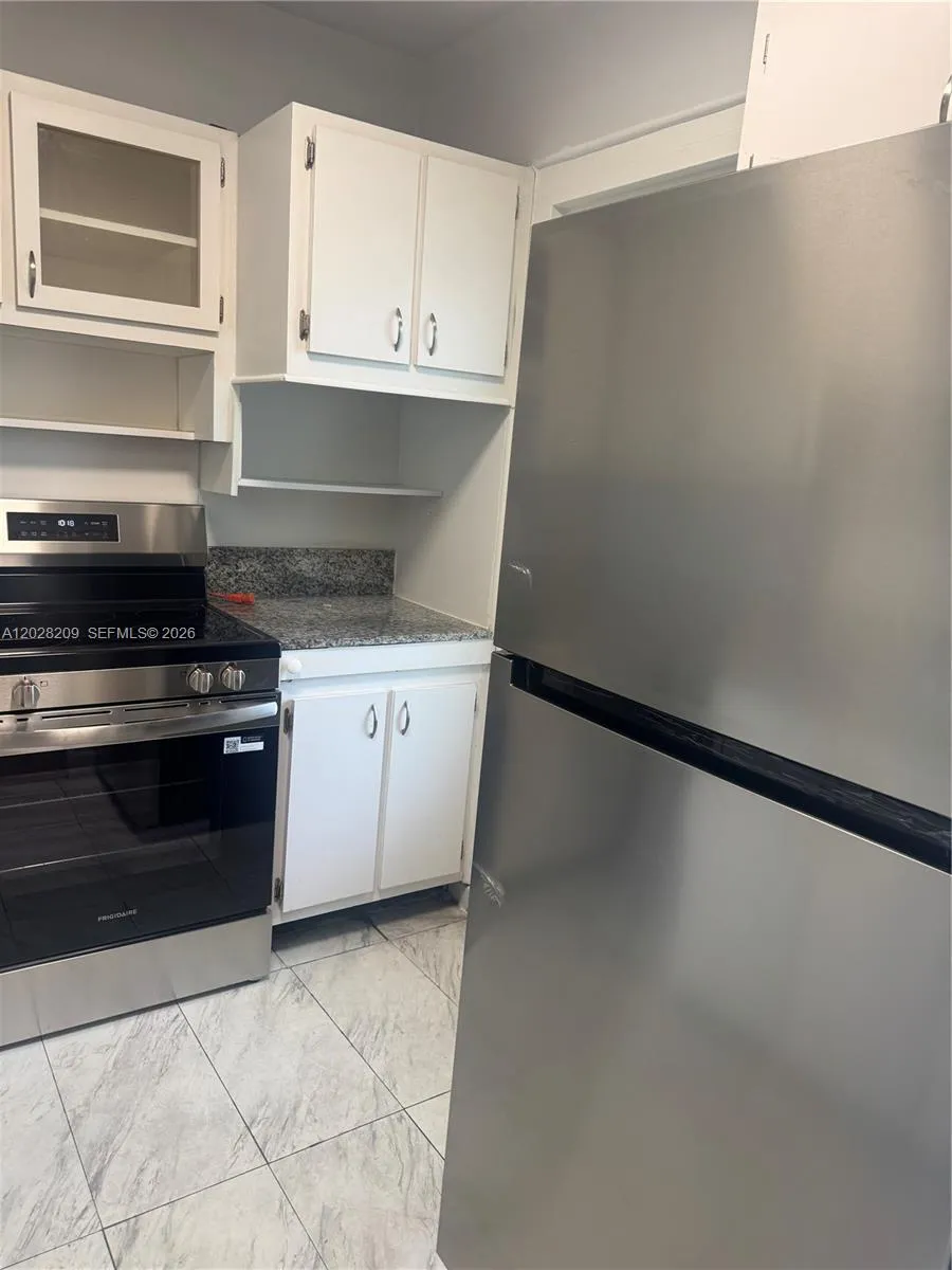 9700 E Bay Harbor Dr #512 Bay Harbor Islands, FL 33154
