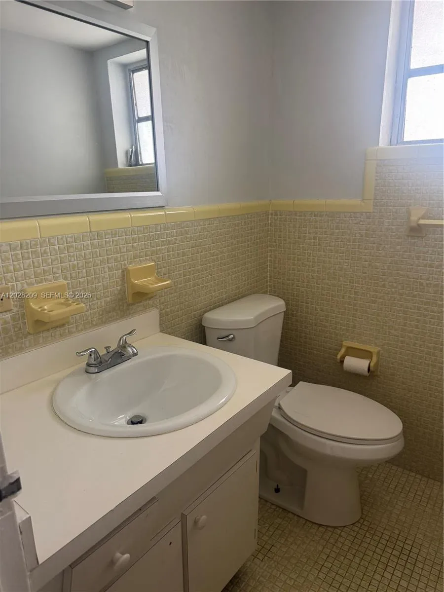 9700 E Bay Harbor Dr #512 Bay Harbor Islands, FL 33154