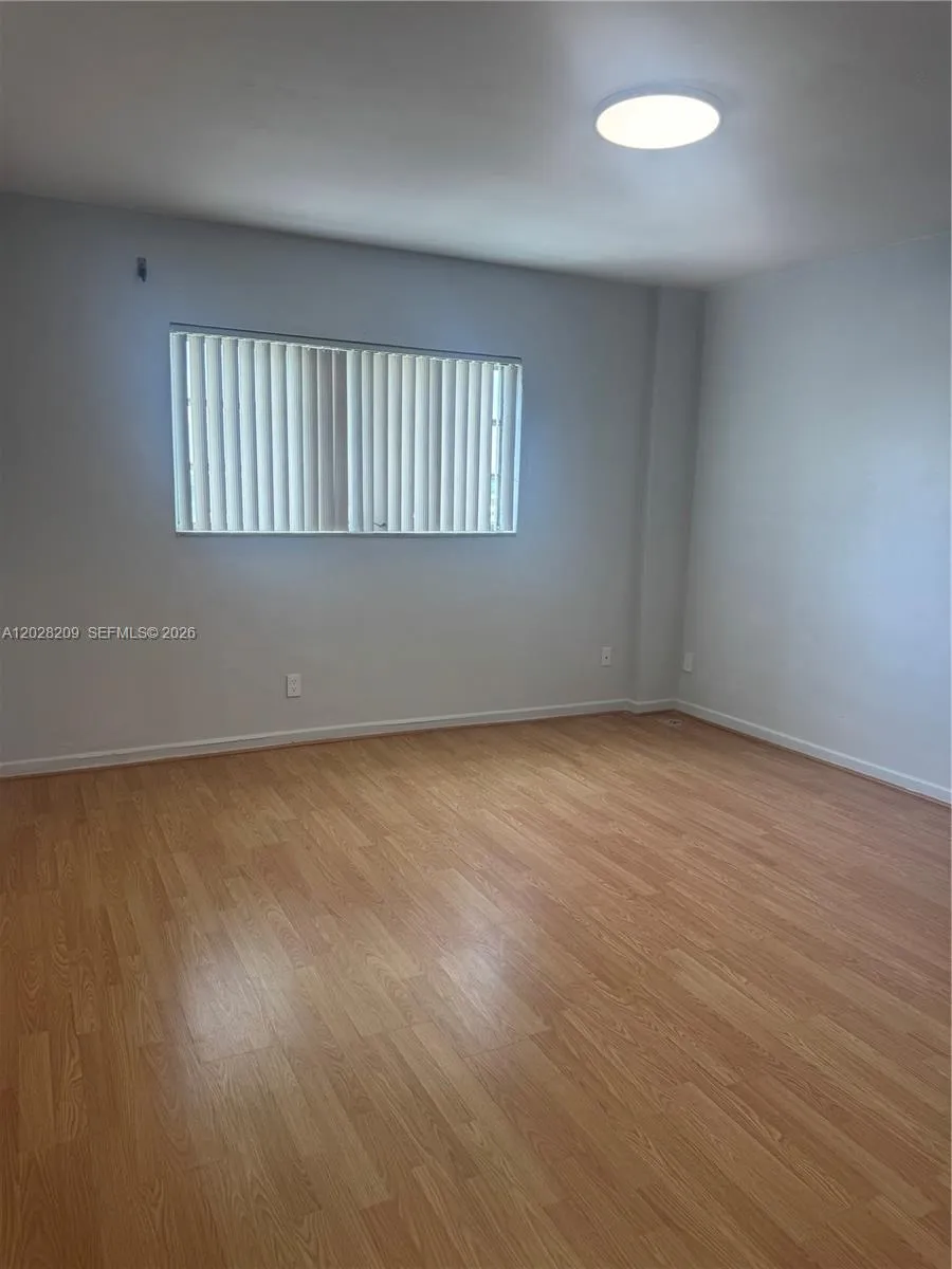 9700 E Bay Harbor Dr #512 Bay Harbor Islands, FL 33154