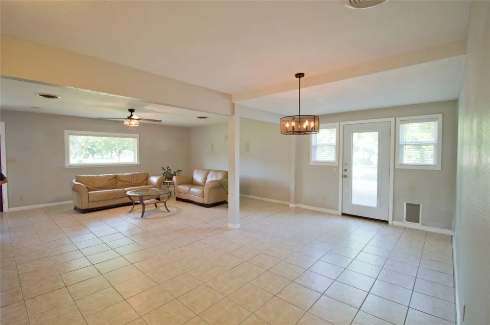 702 E Schubert Street Fredericksburg, TX 78624