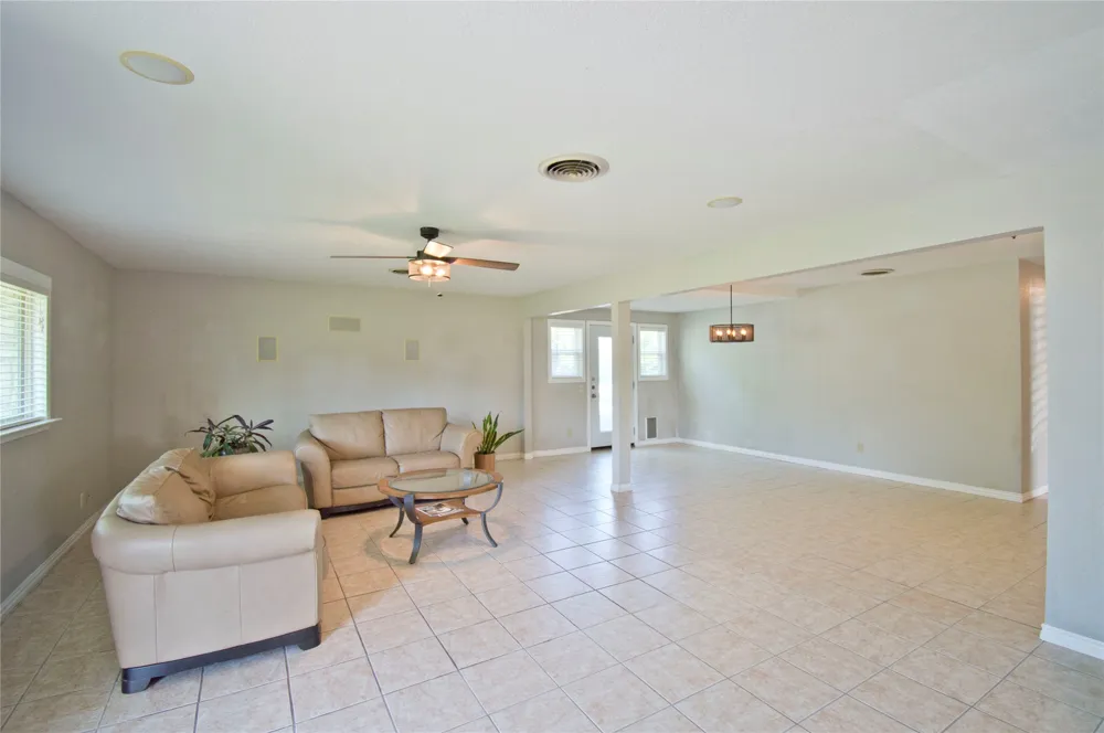 702 E Schubert Street Fredericksburg, TX 78624