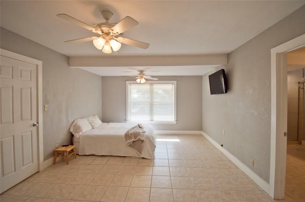702 E Schubert Street Fredericksburg, TX 78624