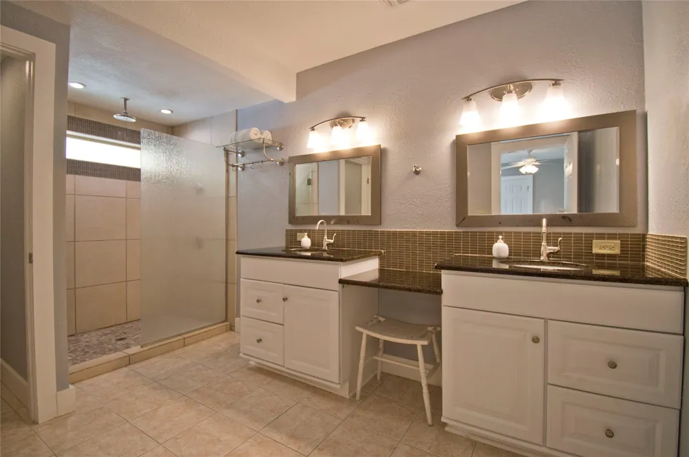 702 E Schubert Street Fredericksburg, TX 78624