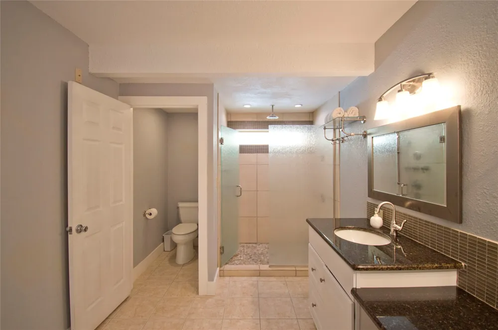 702 E Schubert Street Fredericksburg, TX 78624