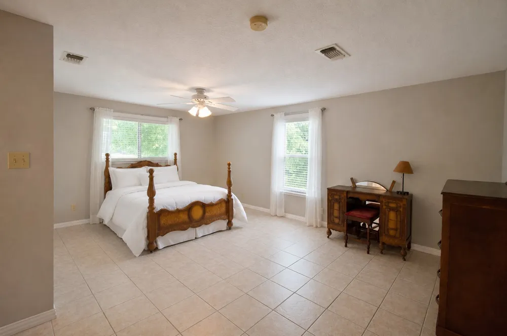 702 E Schubert Street Fredericksburg, TX 78624