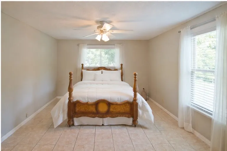 702 E Schubert Street Fredericksburg, TX 78624