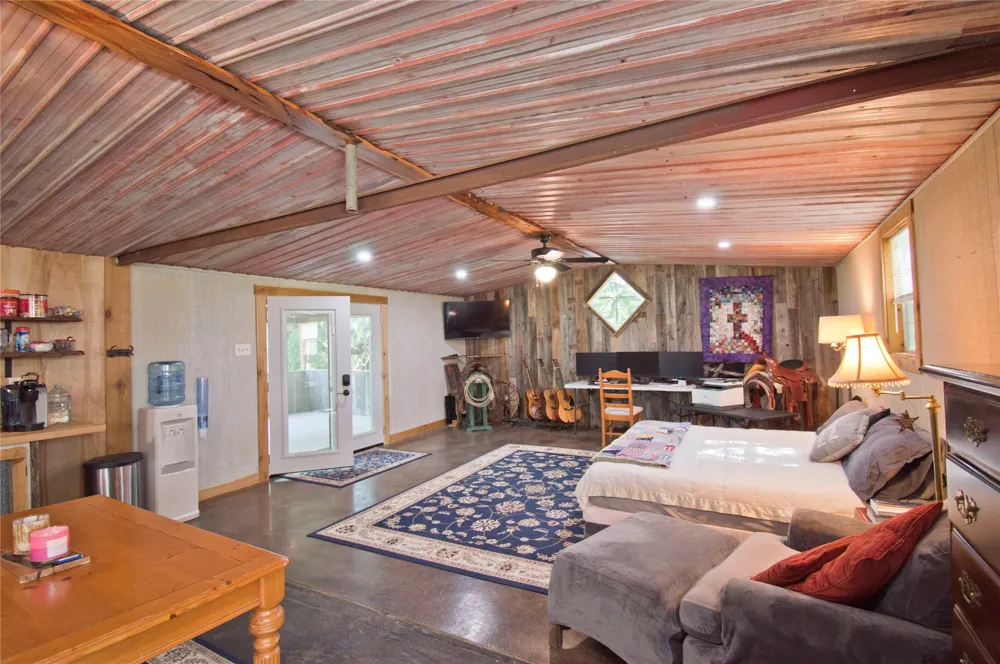 702 E Schubert Street Fredericksburg, TX 78624